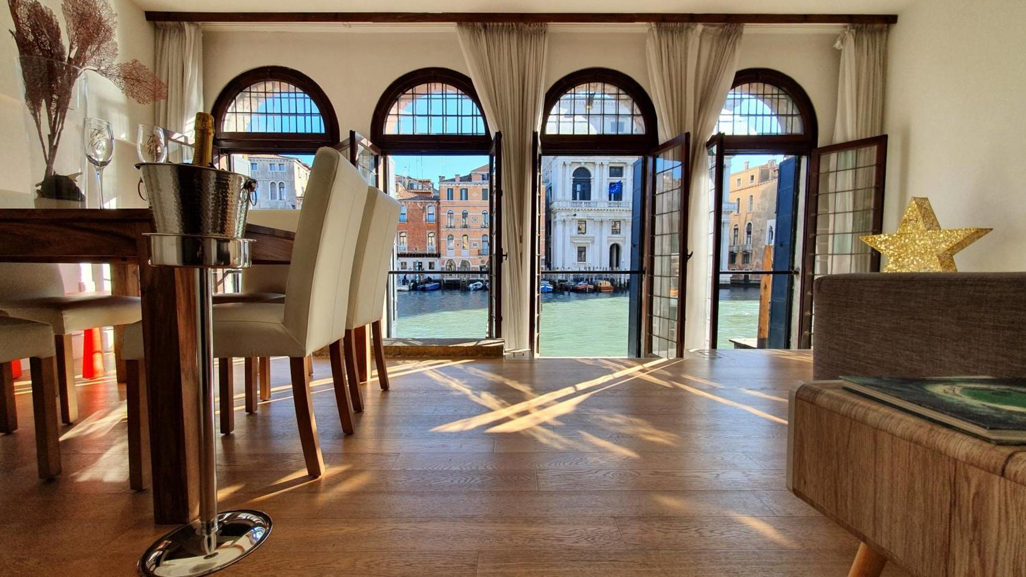Wellvenice Grand Canal Luaran gambar